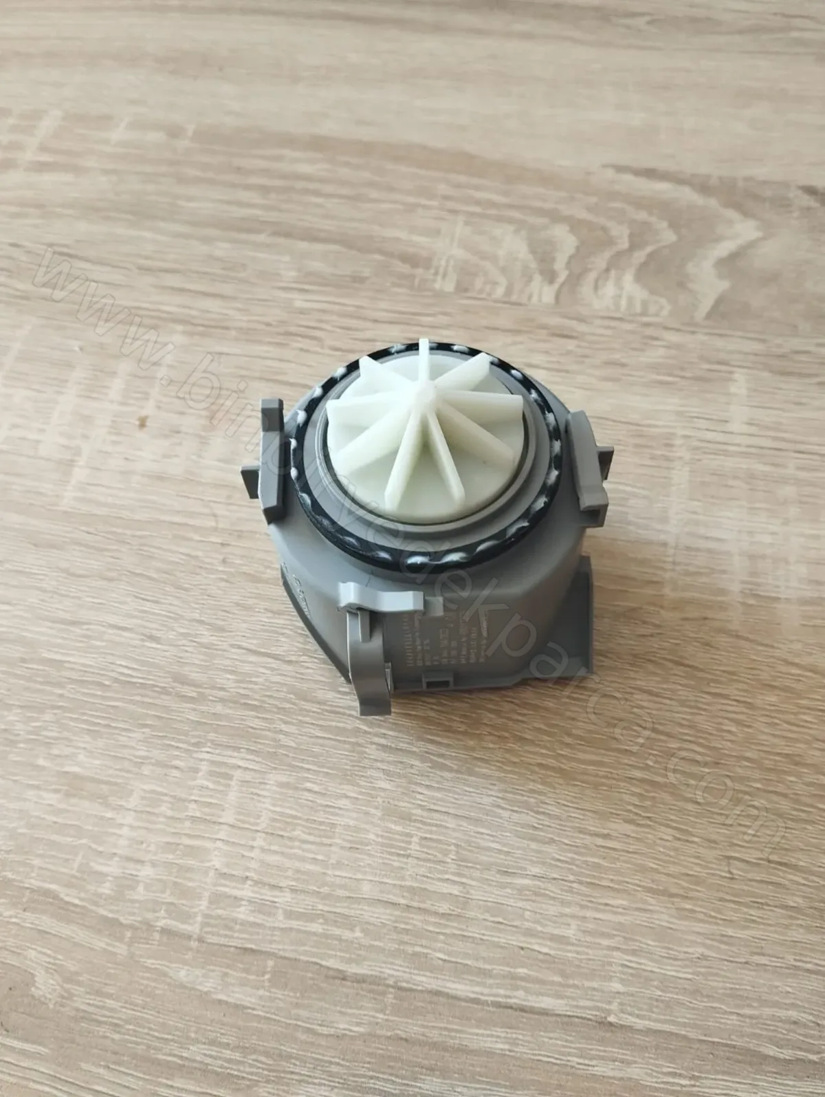 Bulaşık Makinesi Su Tahliye Pompa Motoru Gri 132 Volt 00631200