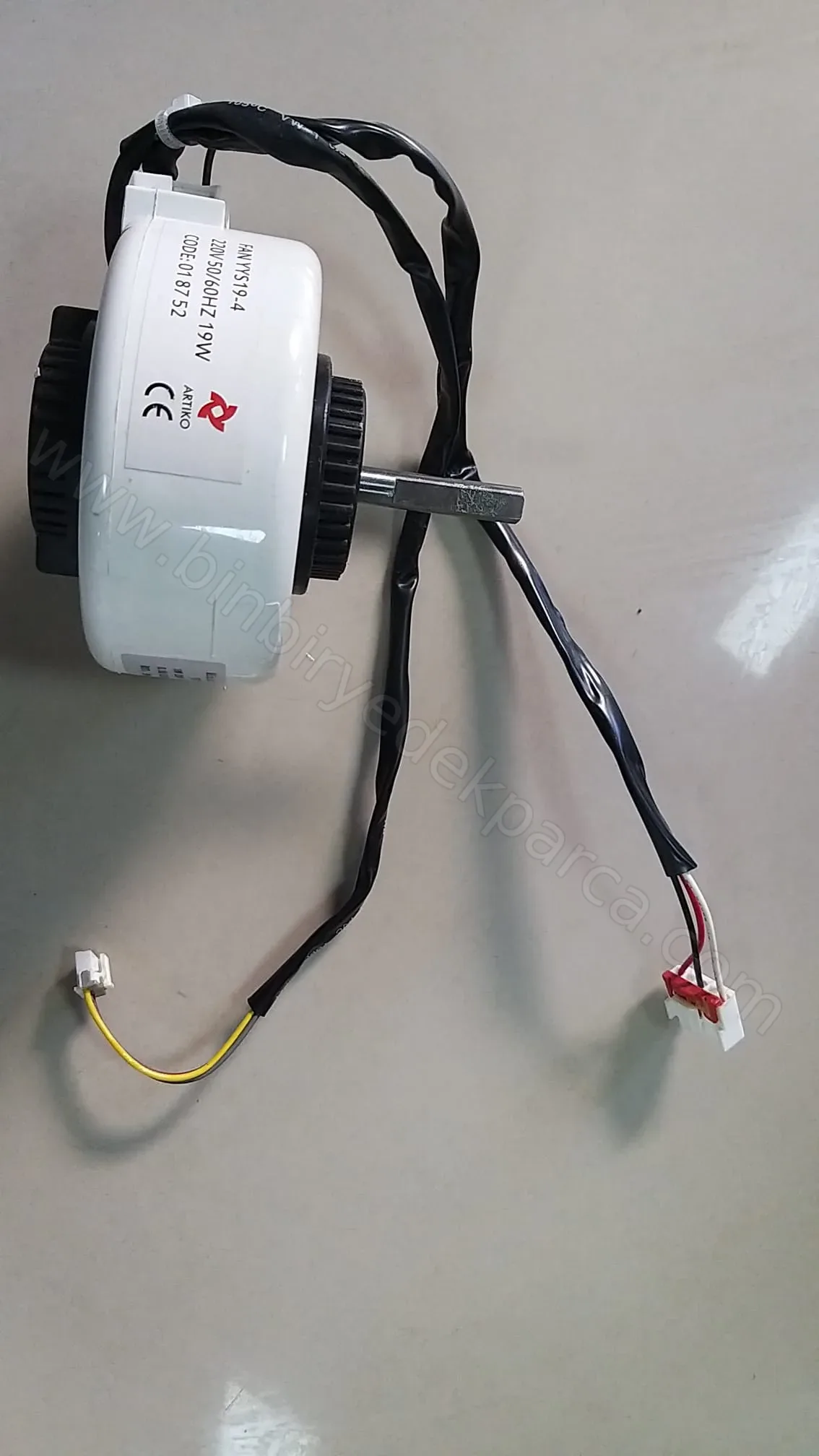 Klima İç Ünite Fan Motoru YYS20-4 20W 22.000 Btu 220V (İnverter Değildir)